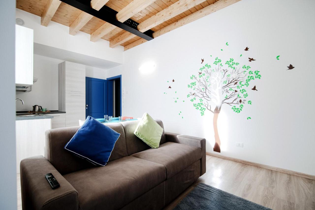 Spazio 77 - The House Of Travelers Como Exterior photo