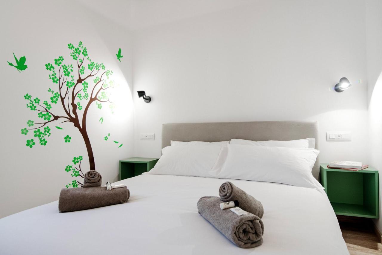 Spazio 77 - The House Of Travelers Como Exterior photo