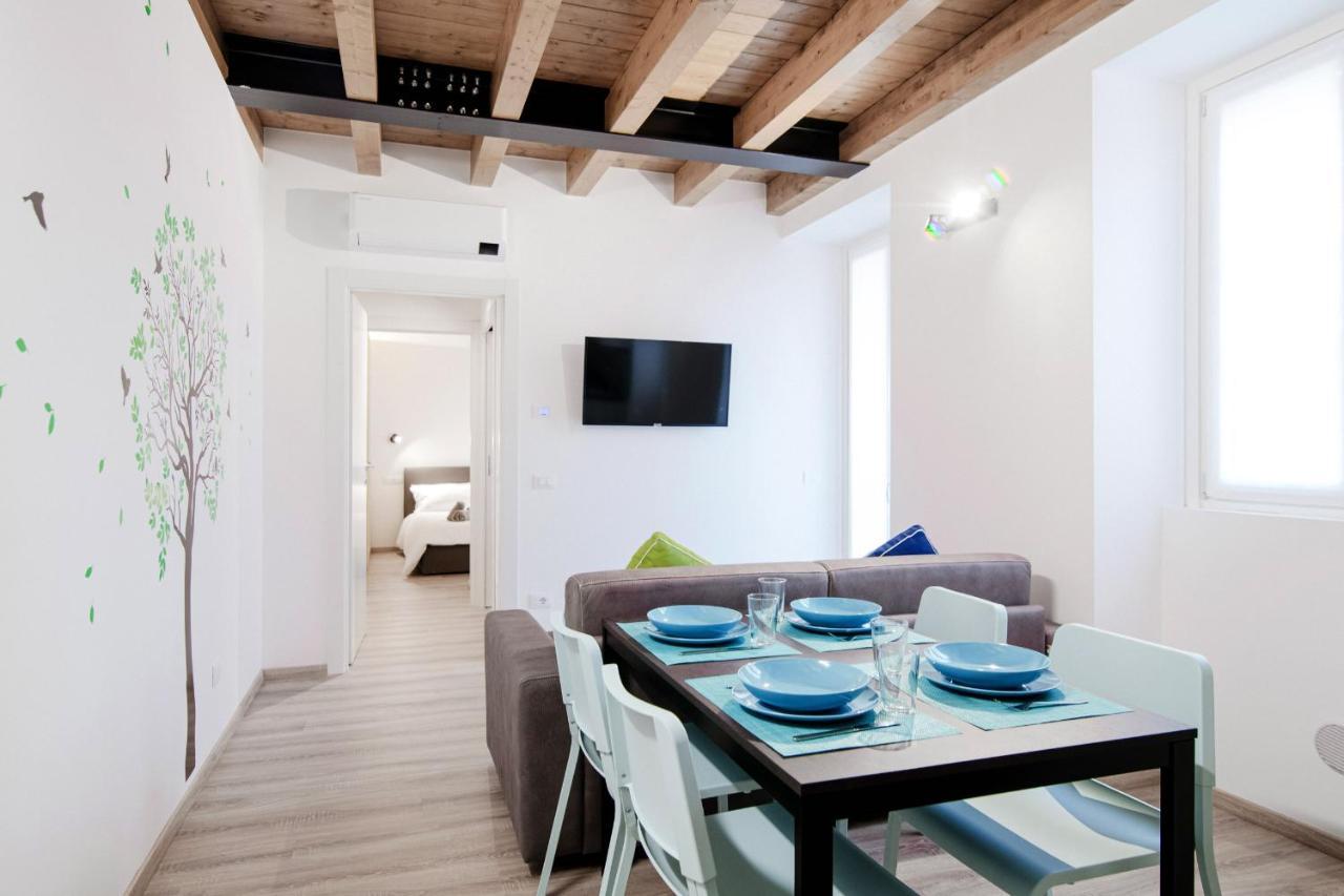 Spazio 77 - The House Of Travelers Como Exterior photo