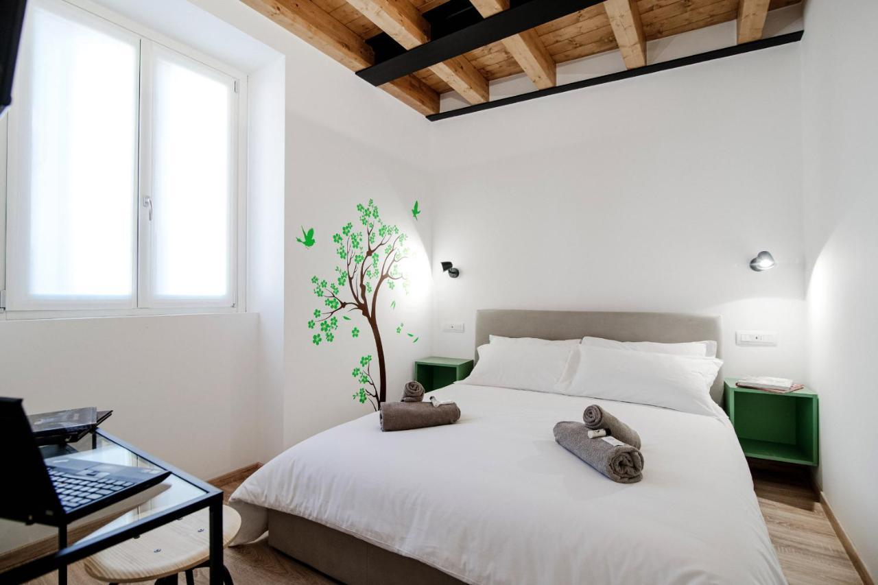 Spazio 77 - The House Of Travelers Como Exterior photo