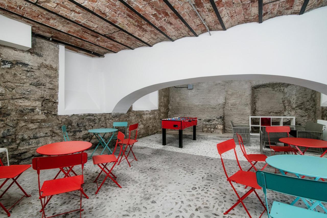Spazio 77 - The House Of Travelers Como Exterior photo