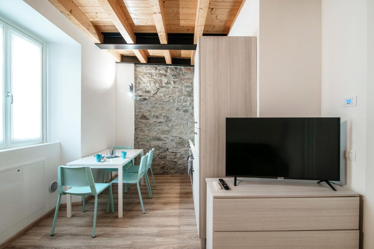 Spazio 77 - The House Of Travelers Como Exterior photo